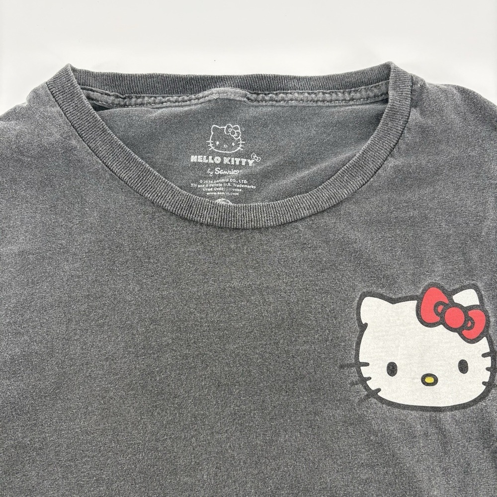 Hello Kitty By Senrio Gray T-Shirt Size Medium W Kitty In Strawberry Hat/Costume
